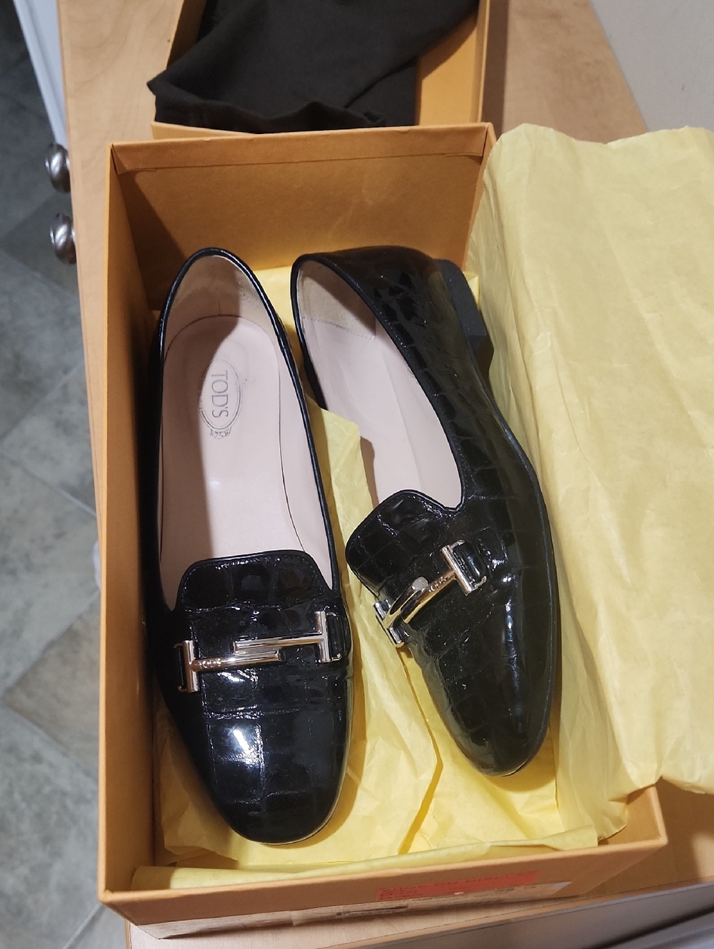 Tod's Black Patent Croc-Embossed Leather Loafers with Gold Hardware
